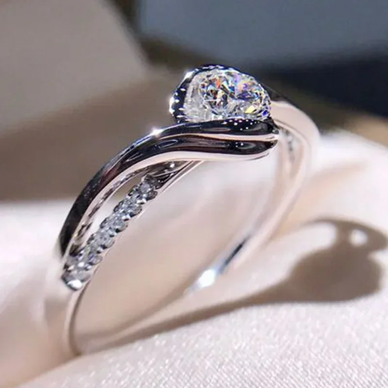 Elegantný sľubný prsteň 925 Strieborný solitaire zirkón obklopený hodvábnou zliatinovou zásnubnou zásnubnosťou Svadobné šperky pre nevestu
