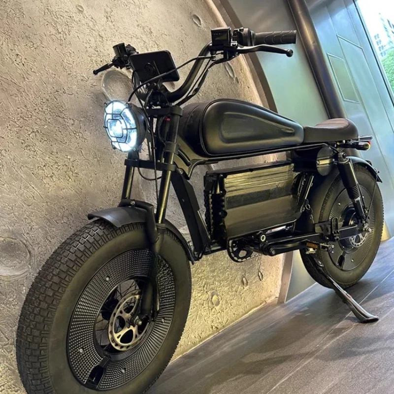 Elektrické bicykle môžu mať licencované mopeds, dospelý dochádzajúci do pracovných skútrov