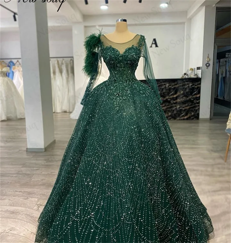 Emerald zelené guľové šaty večerné šaty Saudská Arábia dlhé rukávy Prom šaty korálkové kryštály vianočné večierky šaty prispôsobené