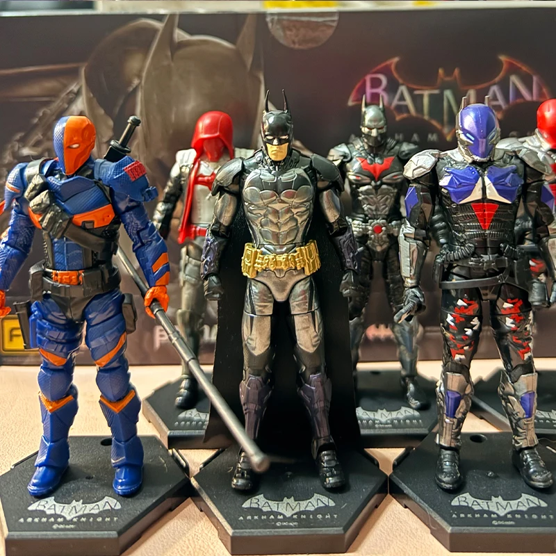 F5 Roundd Culture Batman: Arkham Knight Deathstroke Red Hood Anime Figure Blind Box Zhromaždenie hnuteľných modelov Zbierka Darčeky