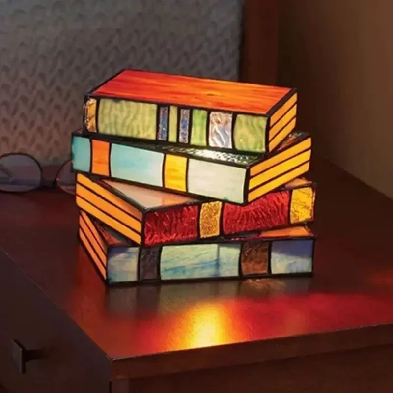 Farebné sklo stohované knihy Lampa Nočný svetlo stol