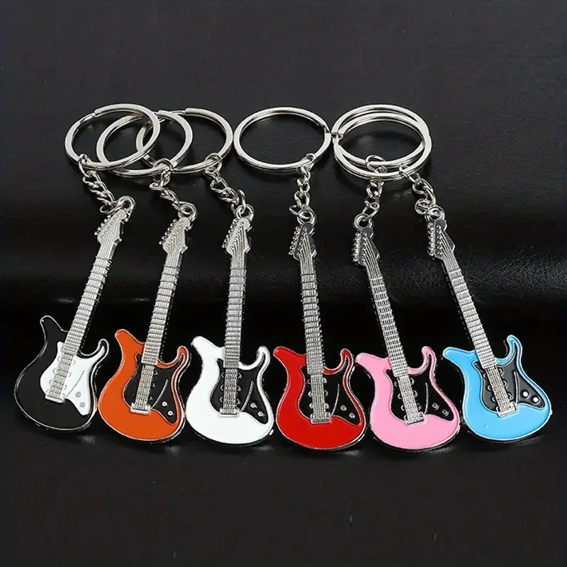 Fashion MultiCanour Electric Guitar Keychains Metal Musical Instrument Keyrings for Rocker Boys Girls Girls Can Cabev Pendant