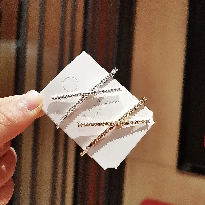 Fashion X v tvare kamienok na vlasové klipky s diamantmi Super šumivá osobnosť dievčenský krížový klep