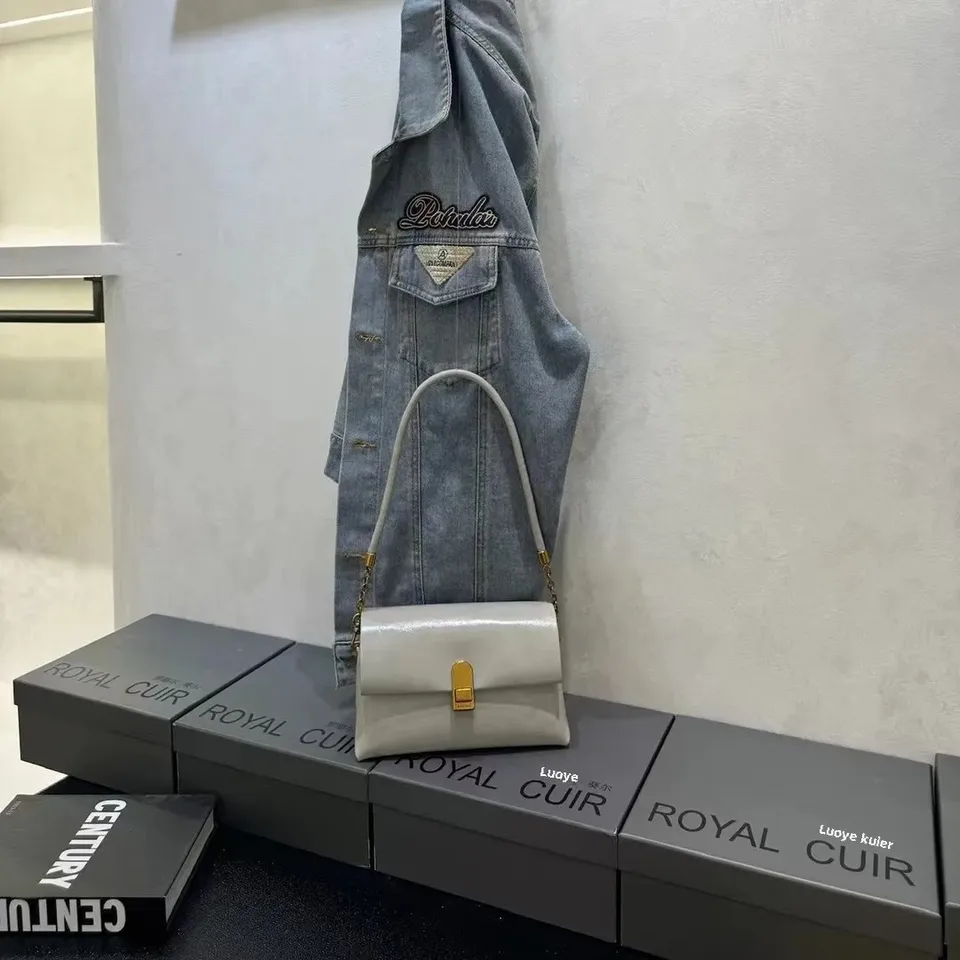 Feelniche High-end Chainer Under Pape pre ženy 2025 Jarné leto leto Nový kórejský štýl zámok Buckle malé štvorcové jedno ramená