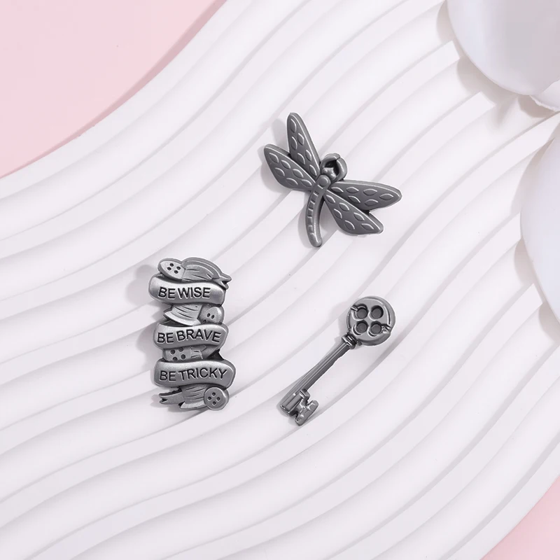 Filmový kľúč Dragonfly Cartoon Smalt Pins Be múdry byť odvážny byť zložitý citát brošne kovové klopa odznaky darček pre priateľov