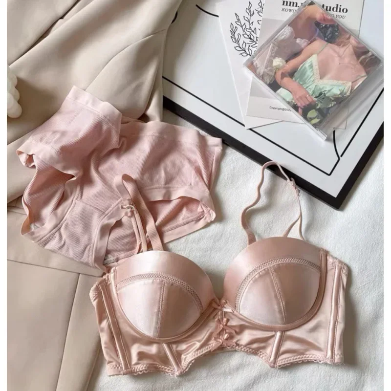 Francúzske retro dievča podprsenka Odnímateľný ramenný remienok Satin Underwear Small hrudník Zhromaždený bez oceľového prsteňa francúzsky podprsenka