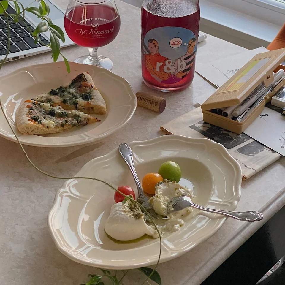 Francúzsky v štýle Western Dish Cream farebný keramický západný tanier oválny retro dezertový koláčový tanier High Estetic Breakfast Misa