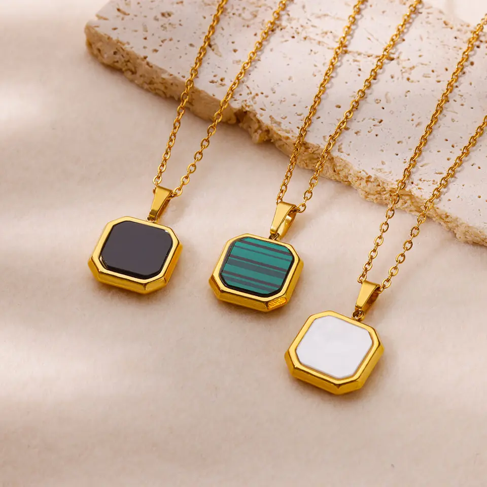 Geometrické štvorcové náhrdelníky pre mužov Ženy Emael Square Prívesok reťaz Casy Vintage Zlato Farba No Fade Chain Cool Collar šperky