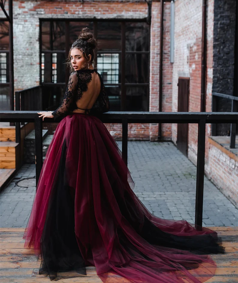 Gotická čierna a morušová kúzla ombre sukňa boho pláž backless wedding šaty čipky s dlhými rukávmi dvojdielne prispôsobené svadobné šaty
