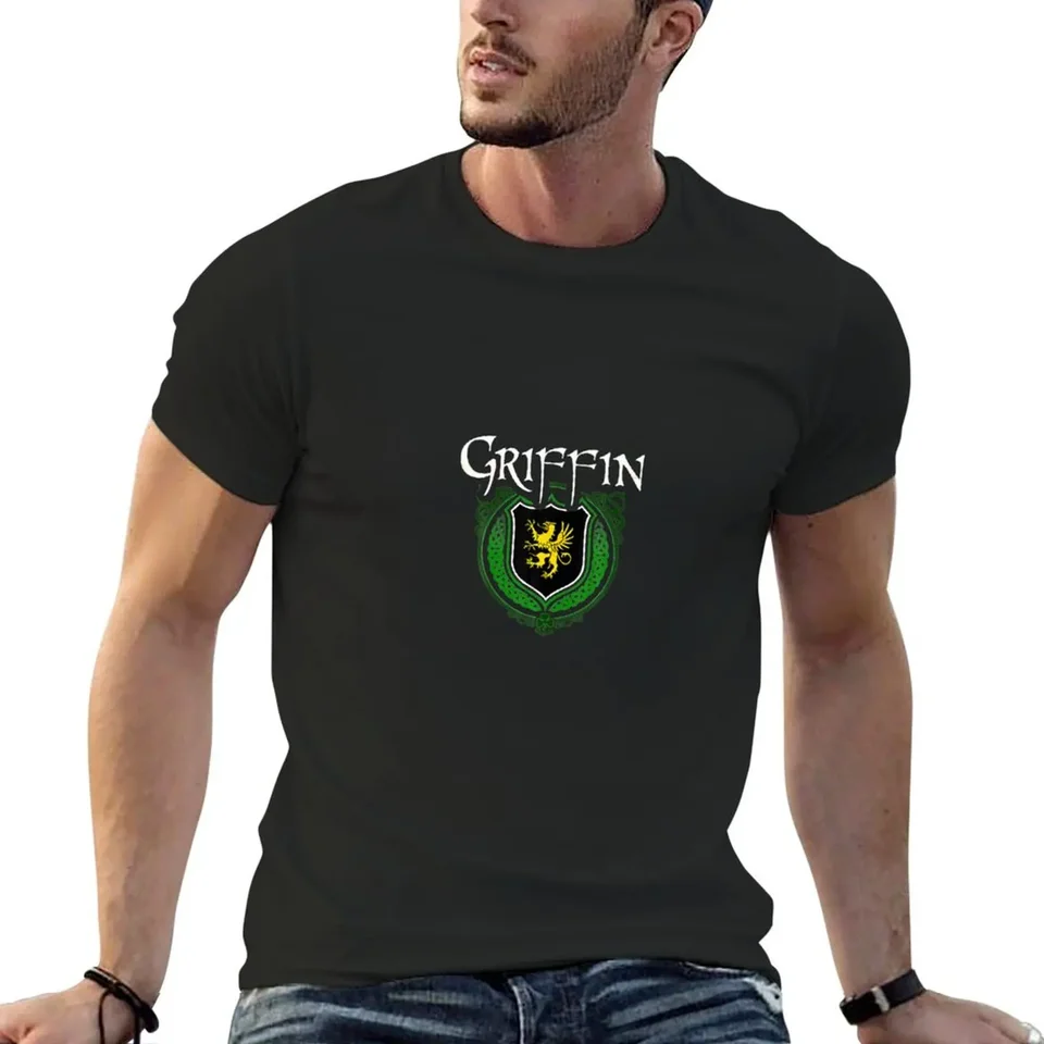 Griffin Priezvisko írske priezvisko Griffin Family Crest T tričko Tričko Tričko Tričká muž pánske tričko