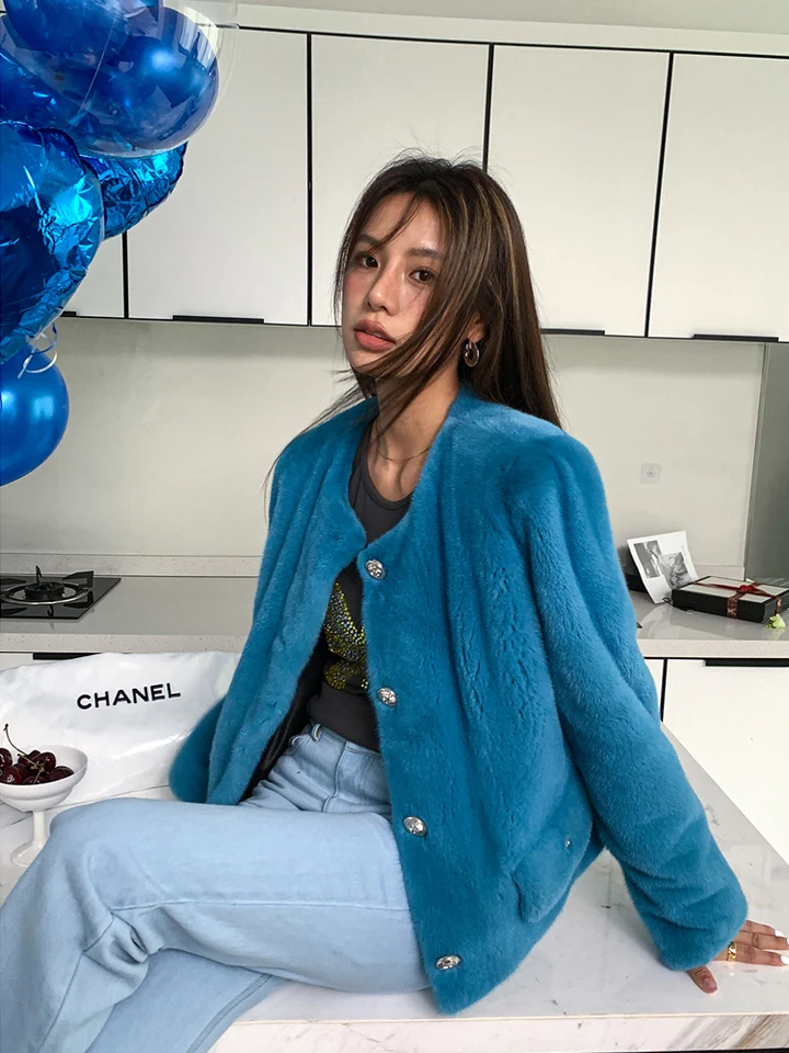 HDHOHR 2024 NOVÝ 100% Skutočný kožuch Mink Women Fashion Essential Mink kožušinové bundy teplé krátke Royel Blue Winter Coat