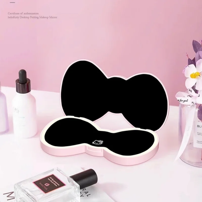 Hellokitty Bowtie Prenosné zrkadlo Nabíjateľné roztomilé skladacie zrkadlo LED LED svetlo make -up zrkadlové darčeky pre priateľku