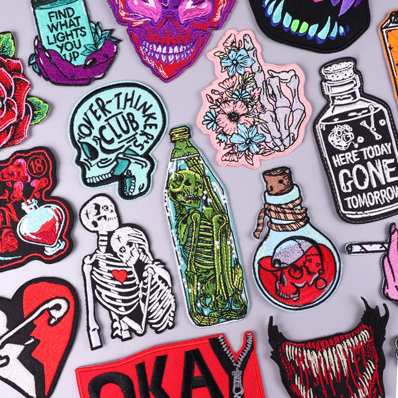 Hororová lebka Patch punk štýl výšivok DIY železo na škvrnách na odevy termoadhezívne škvrny na nálepkách na šitie odevov