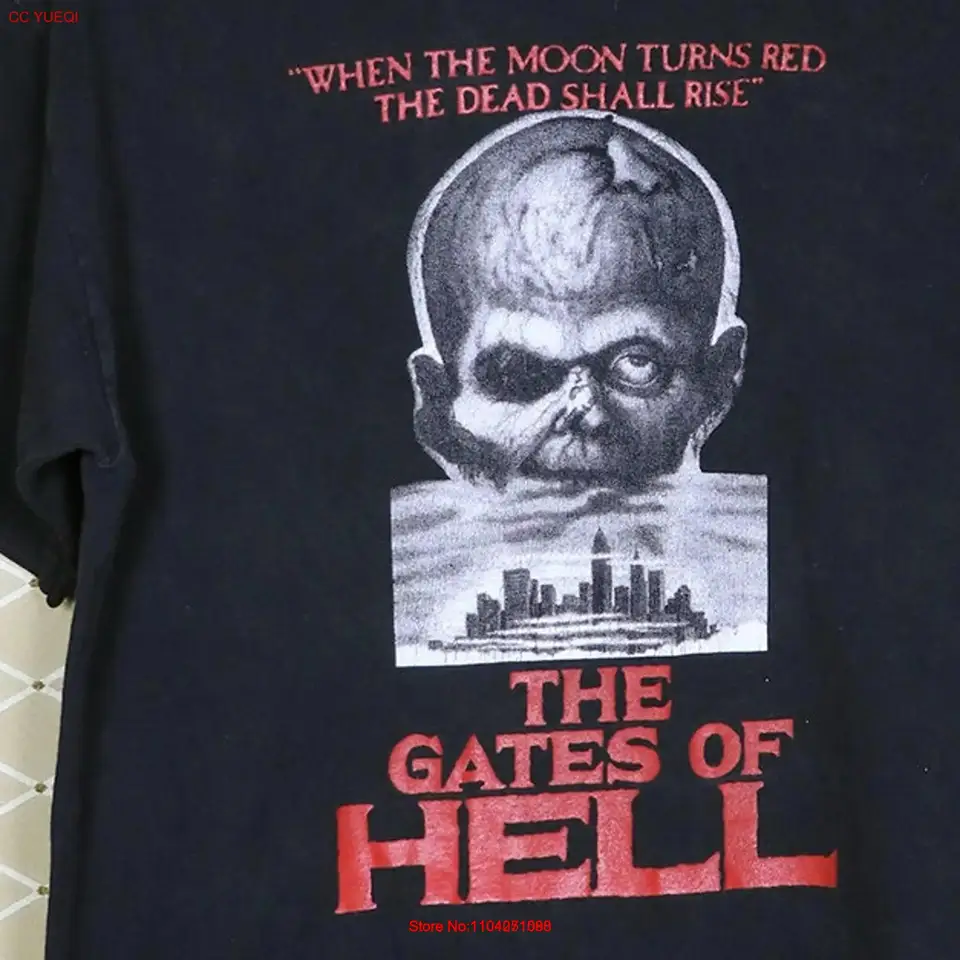 Hororový film Gates of Hell Tirt Tir Lucio Fulci Suspiria Zombie Cult Zombi Giallo Lamberto Bava George Romero za mestom