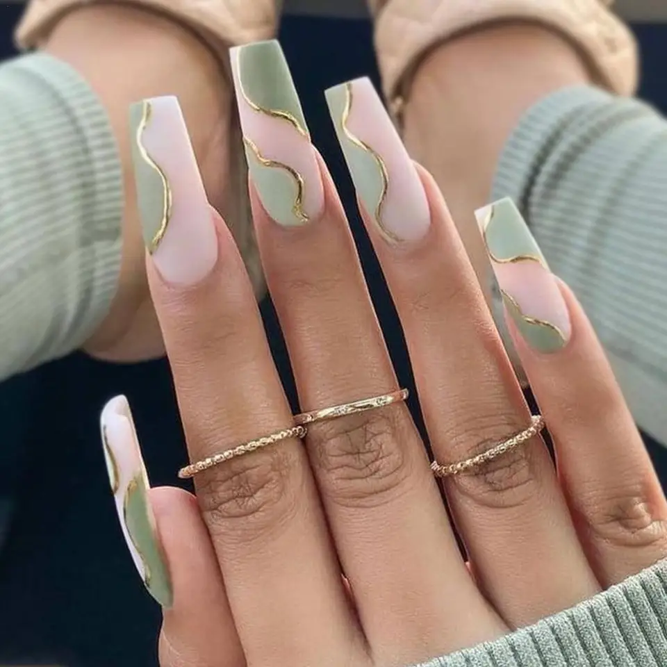 Horúci predaj móda francúzska zlatá fólia dlhá rakva faux zelený štýl štýl Press Patch Nail Nositeľné falošné nechtové inso balerína B7C9