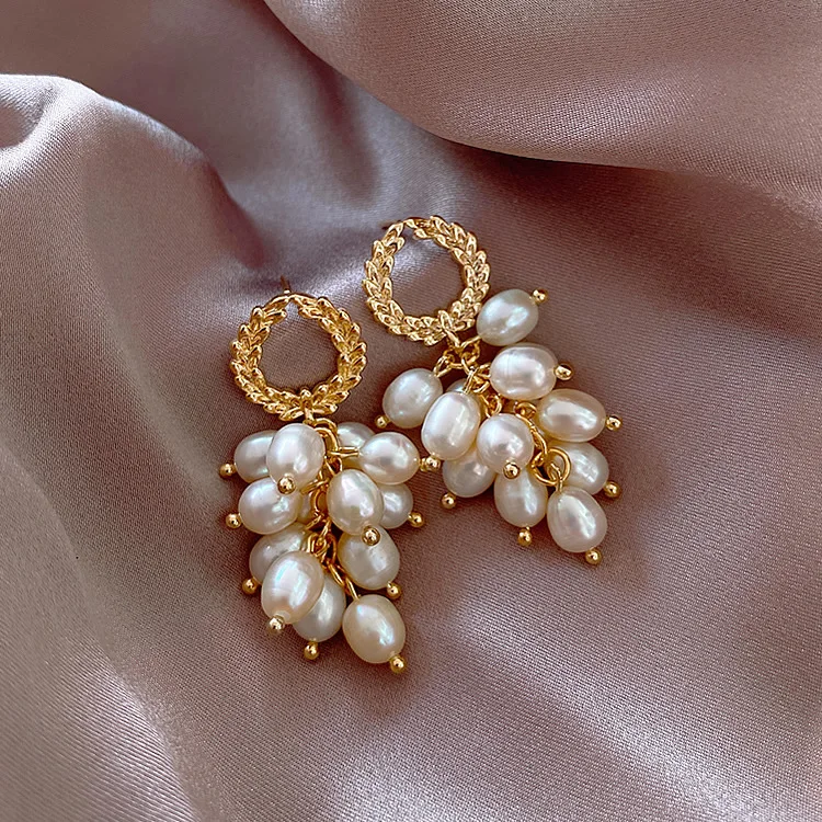 Hot predávať elegantné ucho pšeničného dizajnu Prírodná sladkovodná perla 14k Zlato Plnené ženské strapce Stud náušnice šperky pre ženy