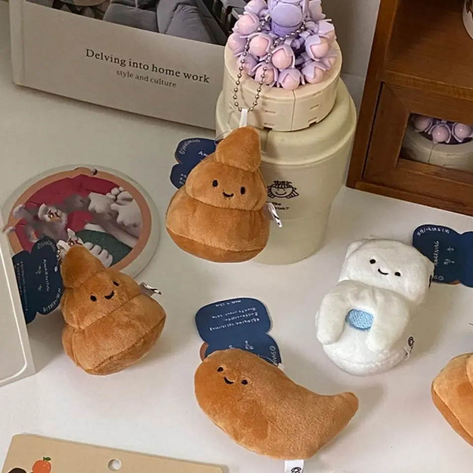 Hovno plyšový hračkársky batoh ornament Ornament Autbes Automobily chladnička magnet nálepka Mini vtipný držiak kľúčov kľúča kľúča držiak na závesnú bábiku Model