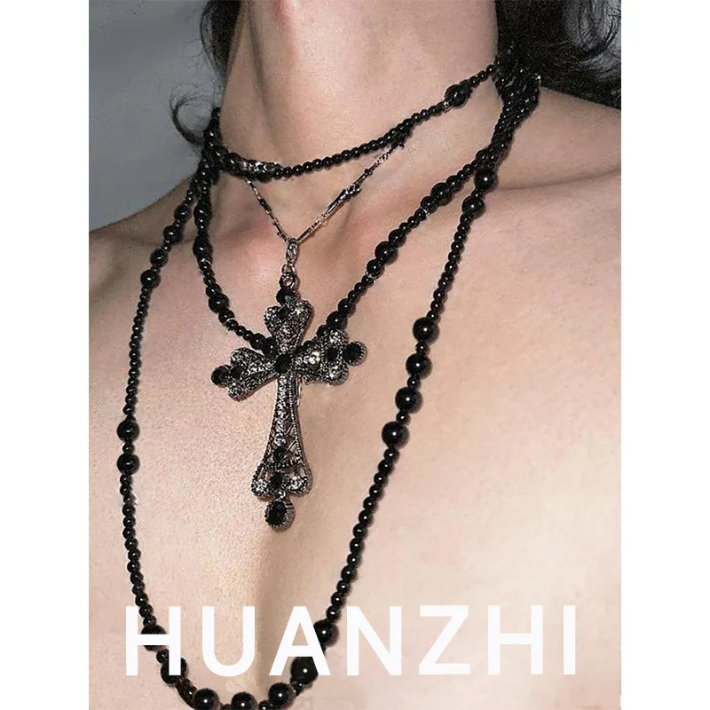 Huanzhi čierny personalizovaný ručne vyrábaný korálkový vrstvený krížový náhrdelník Y2K Dark Gothic Choker Fashion Unisex Šperky pre ženy