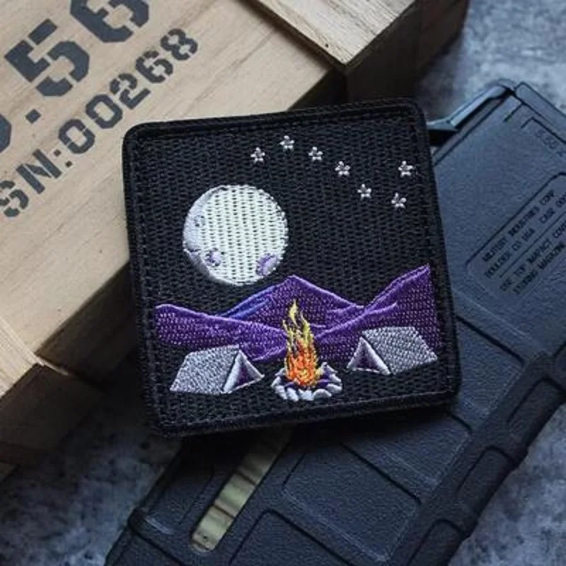 Hviezdna noc plná vyšívaná záplata Big Dipper Campfire Camp Stan Torch Armband Morálka