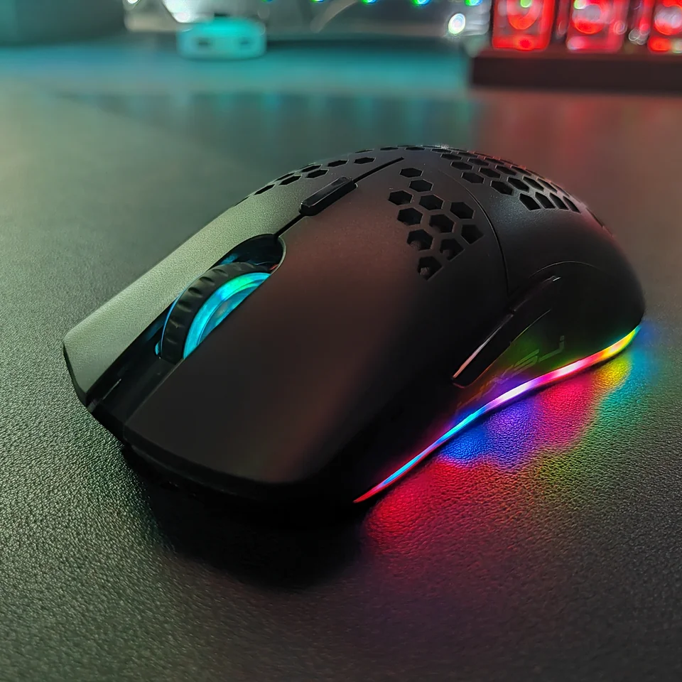HXSJ T66 2.4G Wireless RGB Farebná svetelná herná myš 600 mAh 3600DPI nastaviteľná stolná plocha prenosné počítače pravá ruka Typ C