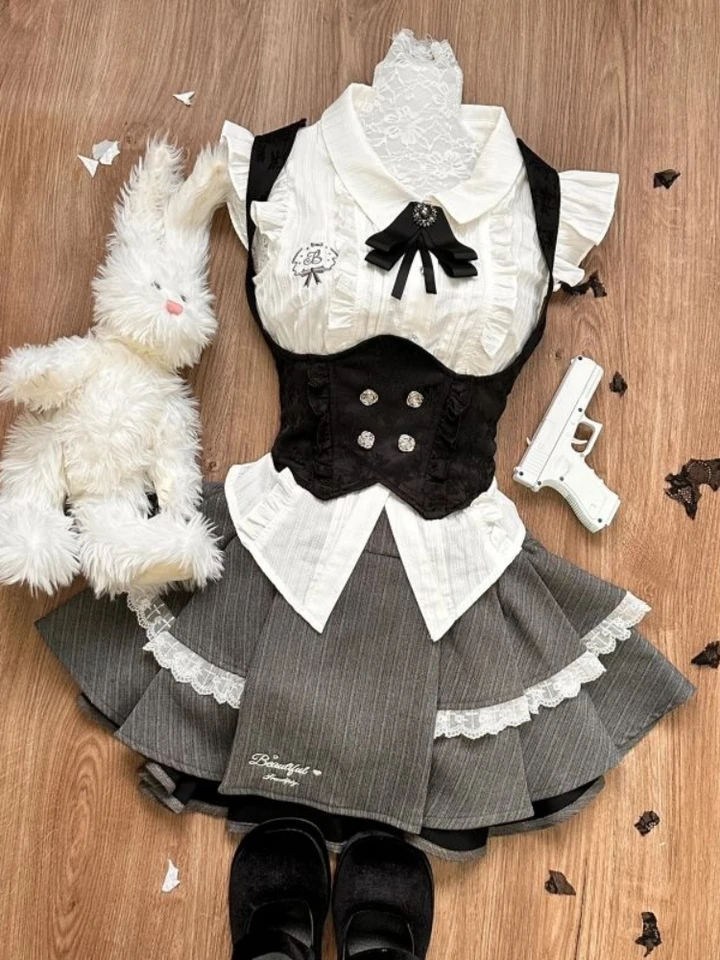 Japonská lolita sladká 3 -kusová sada dámske elegantné tričko + čierna vesta + šedá skladaná sukňa New Design College Style Kawaii JK Suit 2024