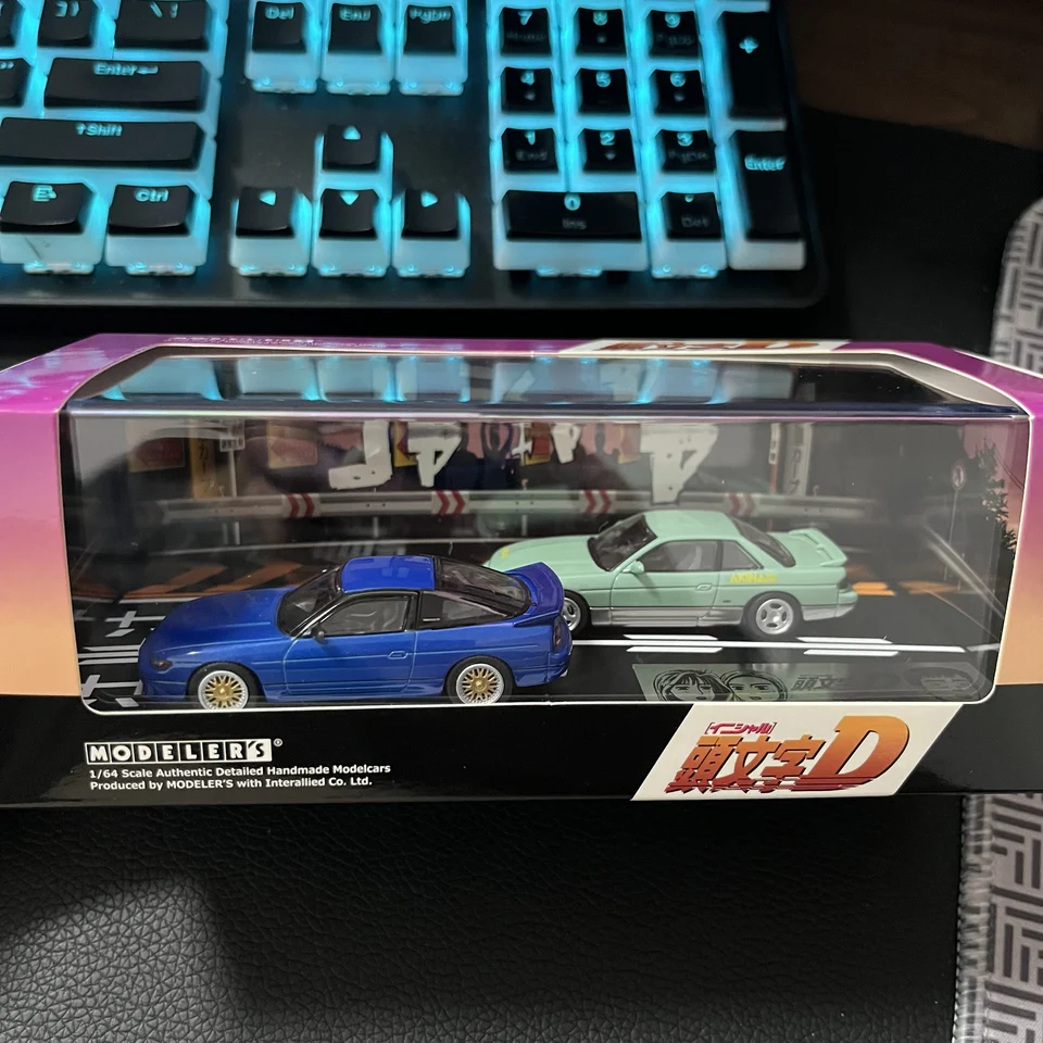 Japonské anime 1:64 Sileighty vs Silvia S13 First Text D zliatiny sada dvoch vozidiel Model