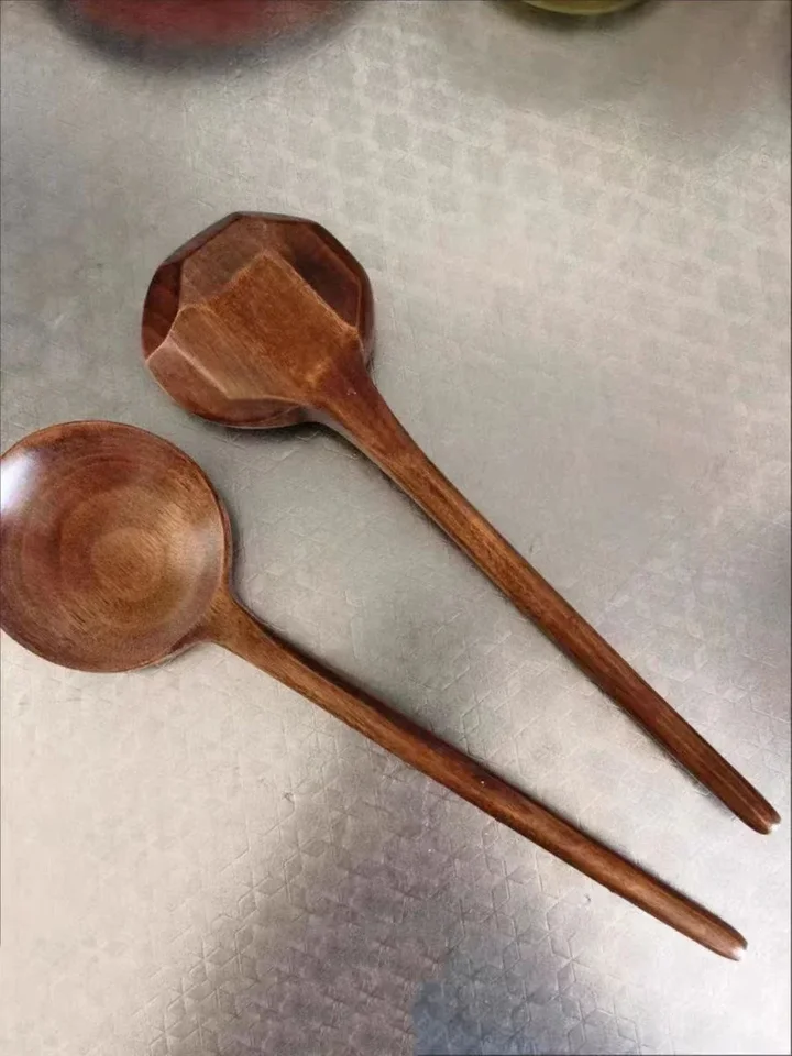 Japonský štýl s dlhou rukou s veľkou drevenou polievkou lyžica ramen ryže Catering Prírodný drevný riad
