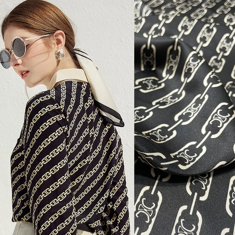 Jar/leto nová reťazová košeľa Stretch Satin tkanina pre šaty na meter módny odev dizajnový materiál