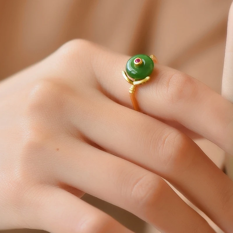 Jedinečný hetian rings šperky zdobenie