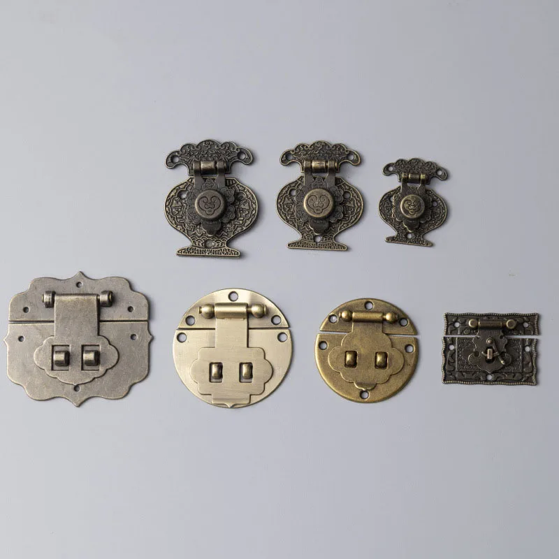 Jedna súprava vintage bronzová hasp západky dekoratívne drevené šperky Mini skrinka pracka hasp zámky nábytok hardware