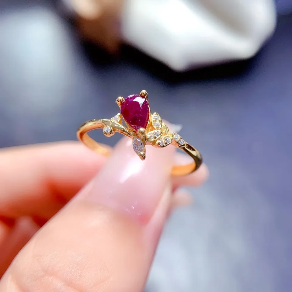 Jednoduchý dizajn S925 Sterling Silver Natural Ruby Ring Krásne zabalí dámske klenoty darčeky
