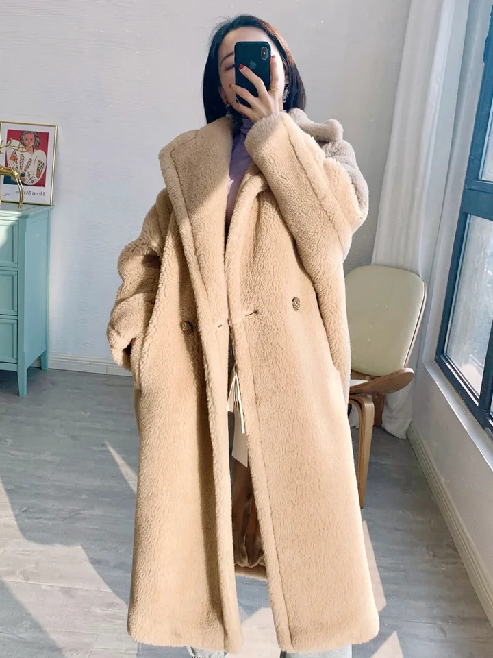 Jesenná zima Nový luxusný medvedí kabát Ženy Camel Fleece Middle Dust Loose Silhouette skutočné kožušinové kabáty módne odevy