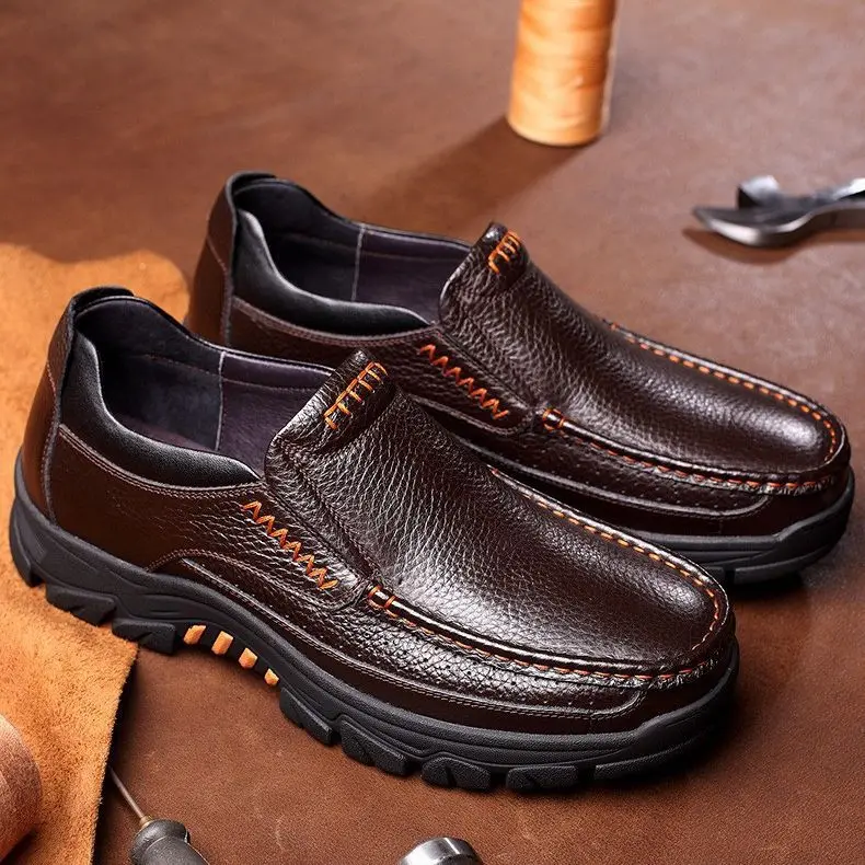 Jeseň Originálna koža Pánska kožená kožená kožená topánka Lightweight Pasy Atis Slip Tercips Least Kožená topánky Men topánky