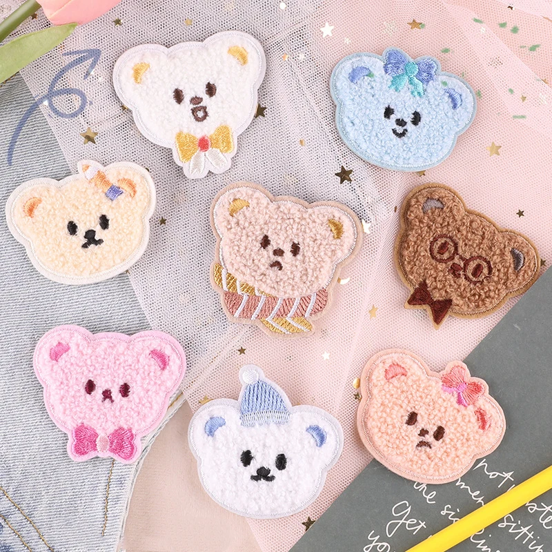 Karikatúra Bear Head Self-pasívne chenille záplaty výšivky roztomilý Plush Plush Animal Applique Sticker pre detské odznaky