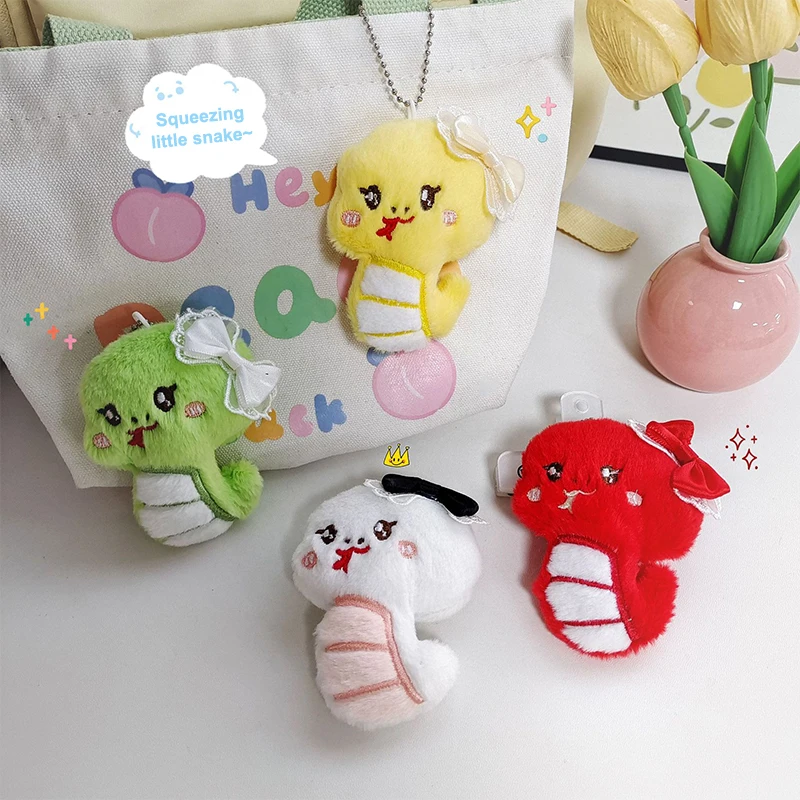 Karikatúra Nový rok Squeaky Snake plyšový keychain roztomilý Rok hadov plnené bábiky Keyring Bag Pendant Nový rok darčeky