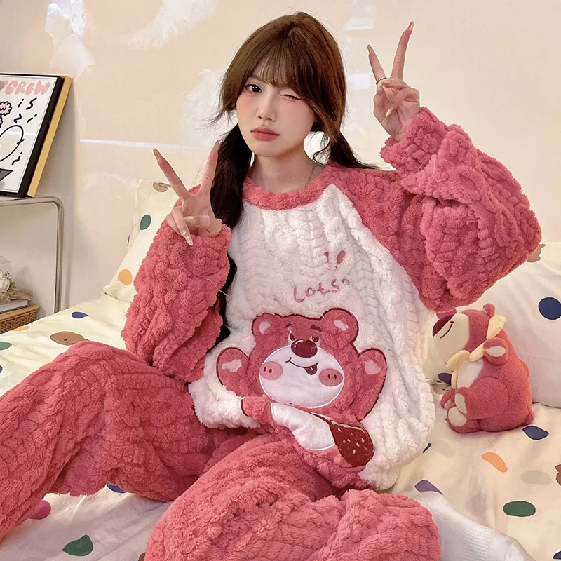 Kawaii Disney Periférie Lotso Cartoon Coral Velvet pyžamo pre dievčatá Zhustené teplé domáce oblečenie Dajte priateľke darčeky priateľke