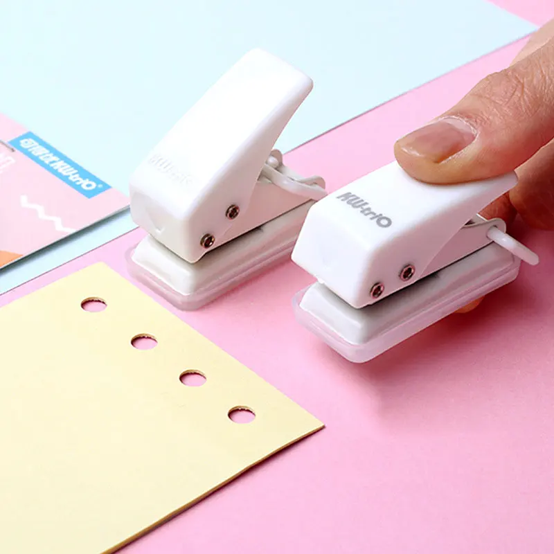 Kawaii Mini single ring otvor Punch 1 otvor roztomilý papier prenosný okrúhly otvor Puncher Office School Vianocové dodávky kancelárske potreby