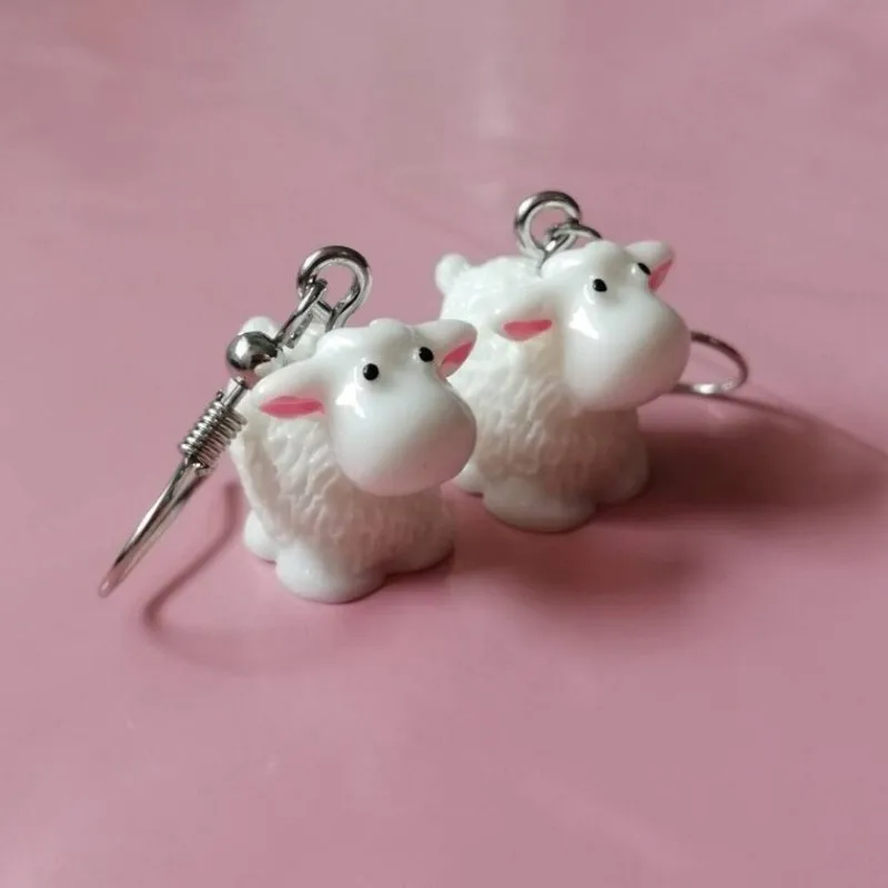 Kawaii ovce prívesky dámske náušnice roztomilé živicové doplnky pre domácich majstrov, ručne vyrábané šperky sladké dievčenské darčeky pre ňu