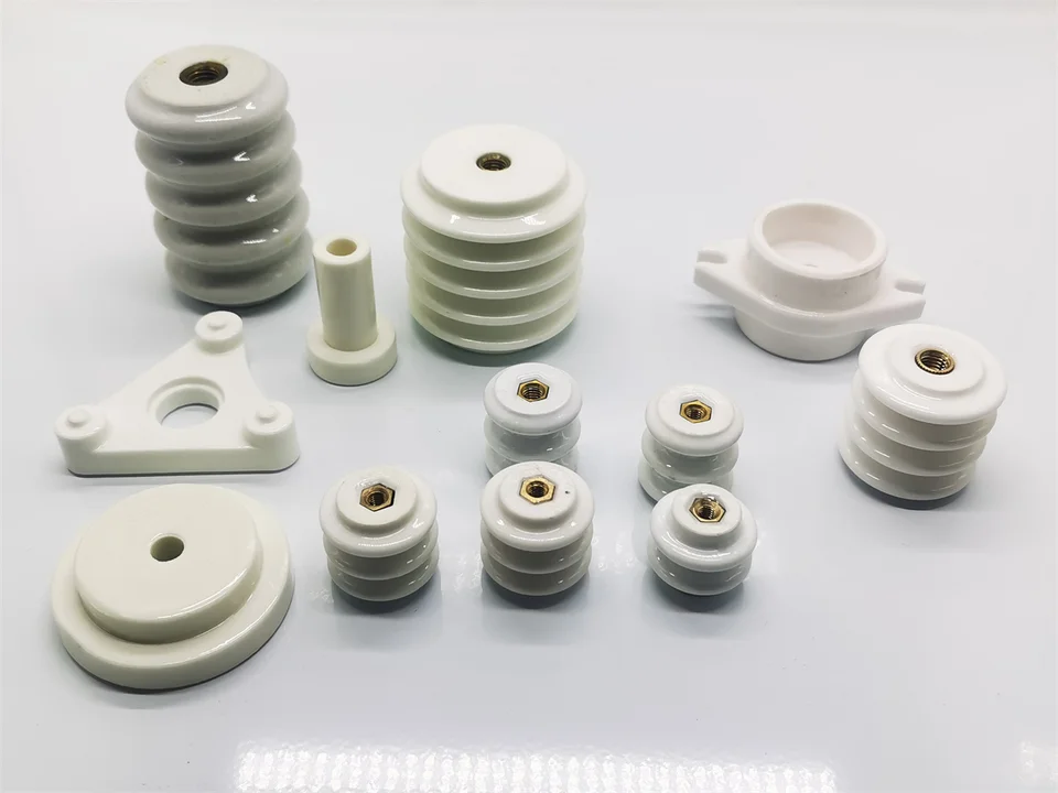 Keramické izolátory s vysokým napätím, Keramické izolátory Vysokofrekvenčný elektrický porcelánový keramický izolátor 8kV 10 kV 15 kV 20 kV