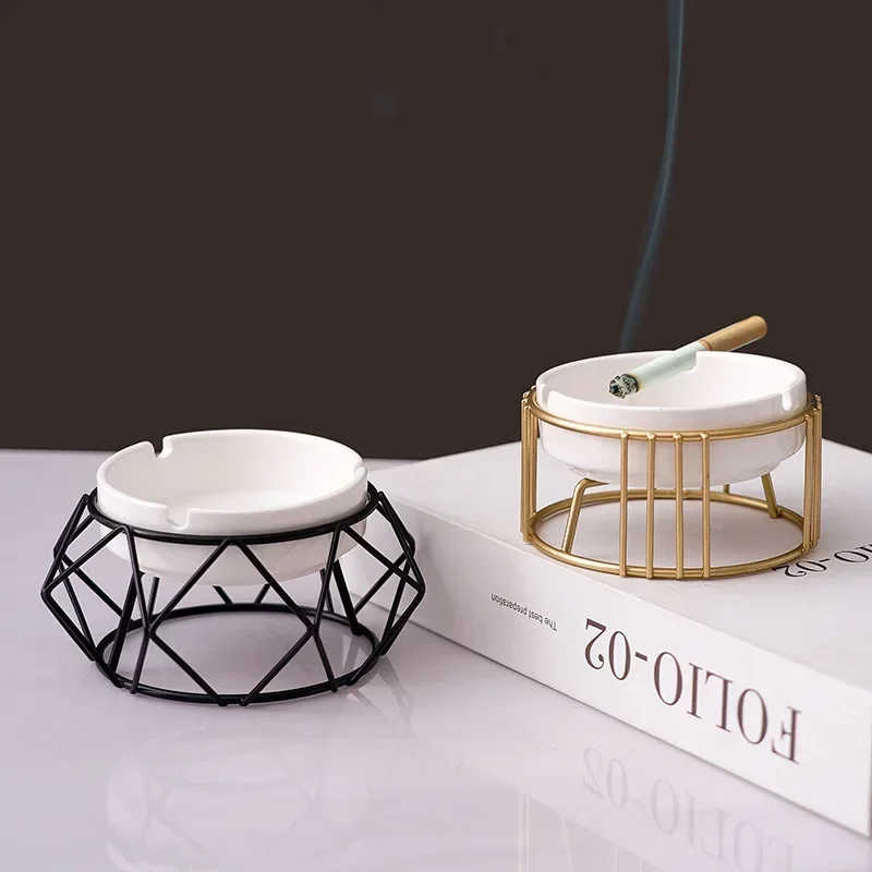 Keramický popolník personalizovaný európsky cigaretový prípad kreatívneho trendu móda obývacia izba domov hotel dekorácia