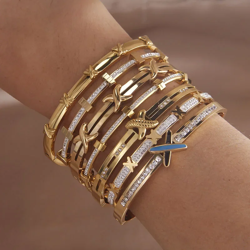 Klasická z nehrdzavejúcej ocele Punk Style Cross Charm Claclet for Women Crystal Letter náramky