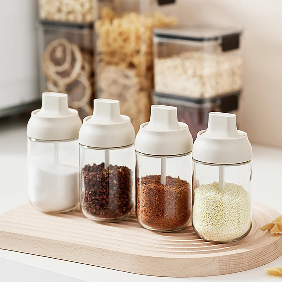 KONTAJNÉ NÁKLADOVÉ NÁKLADY Kuchynské korenie Containery s viečkami Malé lyžice pre korenené nádoby na korenie
