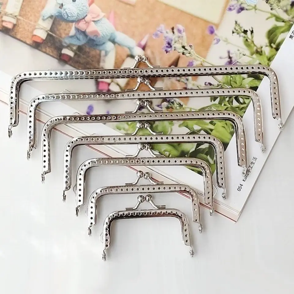 Kovový kabelka Rám KISS Claspvintage CAPSE CLAPS Rám Mini BAG KISP CLASP LOCK DIY CREST TAGE RÁM RÁM