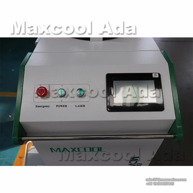 Kovový list Max Raycus laserový zvárač 1,5 kW 2 kW Prenosné odstraňovanie hrdze Fiber Laser Cutting Čistiaci zvárací stroj 3 v 1