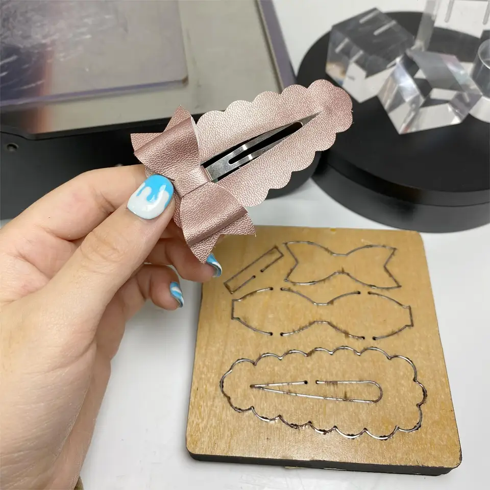 Kožená pleseň vhodná pre bežné veľké výstrely a stroje, sponky na vlasy, rezanie scrapbookingu, remeselníky