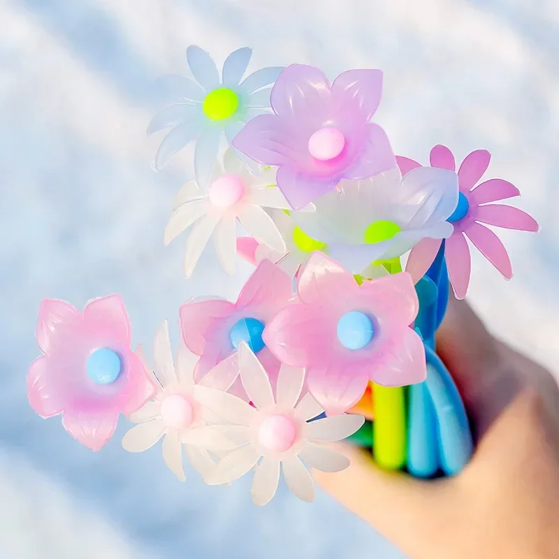 Kreatívne kvety sa stretávajú s svetlom a výmenou farebného gélového pera Silikónový materiál Kawaii Student Skúška písanie podpisu pero pero pero