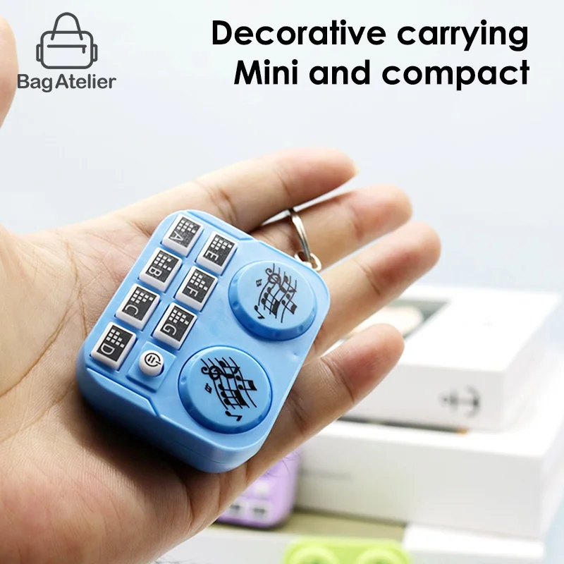 Kreatívne mini DJ Machine hudobné tašky kúzla prívesok Keychain vtipné žiariace znejúce hračky Keychain batoh kúzla darček