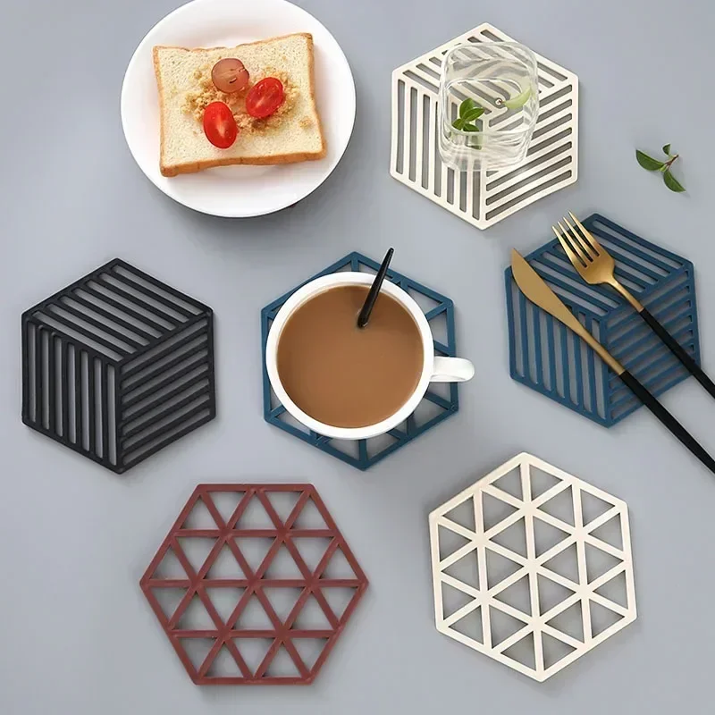 Kreatívny silikónový stolík Mat Coaster Hot Dishes Potholder Placemat Multifunkčné držiaky hrncov pre vankúšiky odolné voči tepáku