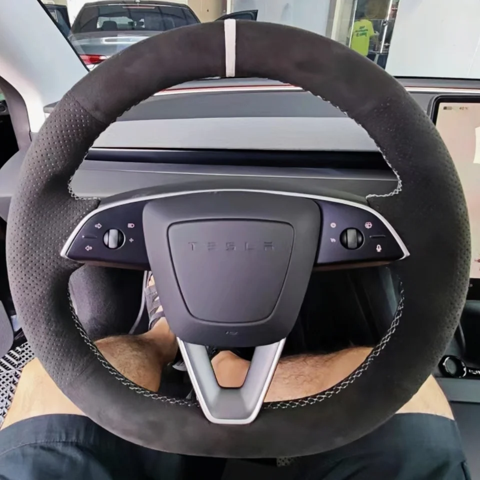 Kryt volantu na mieru vozidla proti skĺznutiu a mäkkej sužine kožu pre Tesla nový model 3 2023
