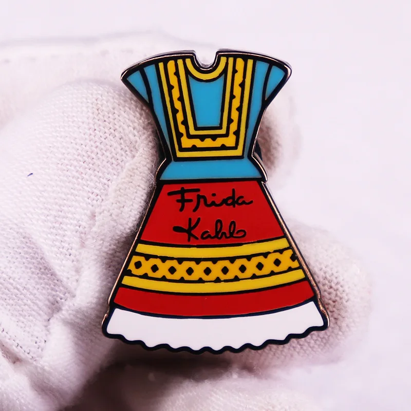 Krásne vintage farebné šaty brošňa frida frida bohémia smaltový špendlík klopné špendlíky odznaky klobúky odevy batohové dekorácie šperky doplnky